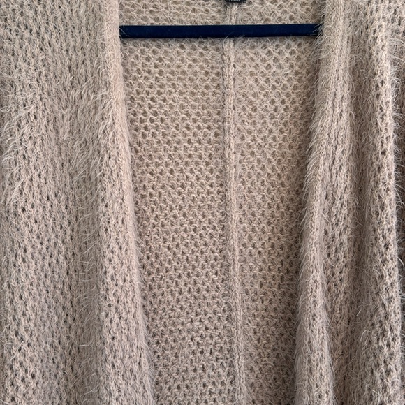 Like new Love ❤️ Blind long fuzzy sweater taupe medium - Picture 2 of 5